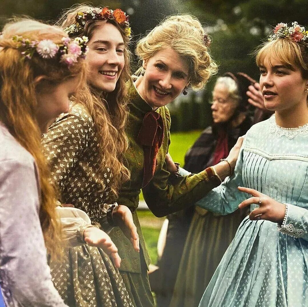 Маленькие женщины фильм 2020. Маленькие женщины фильм 2019 эмма уотсон. Спектакль маленькие женщины. Маленькие женщины. Тюз спектакль маленькая баба яга.