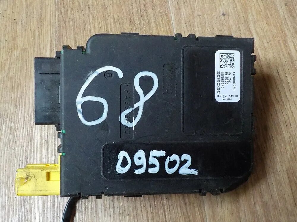 Блок управления двигателя tiguan 2010. Блоки управления тигуан 1. Блок света форд мондео 4. 1k0953549ch на тигуан. Мозги высоковольтные тигуан 1.
