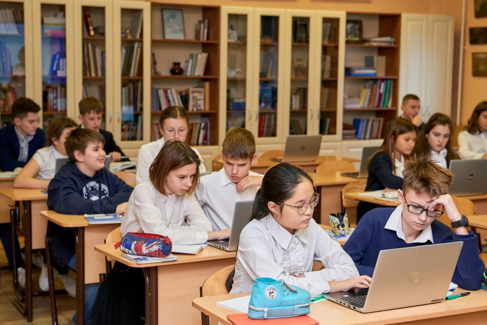 Есть ли 11 класс в школе