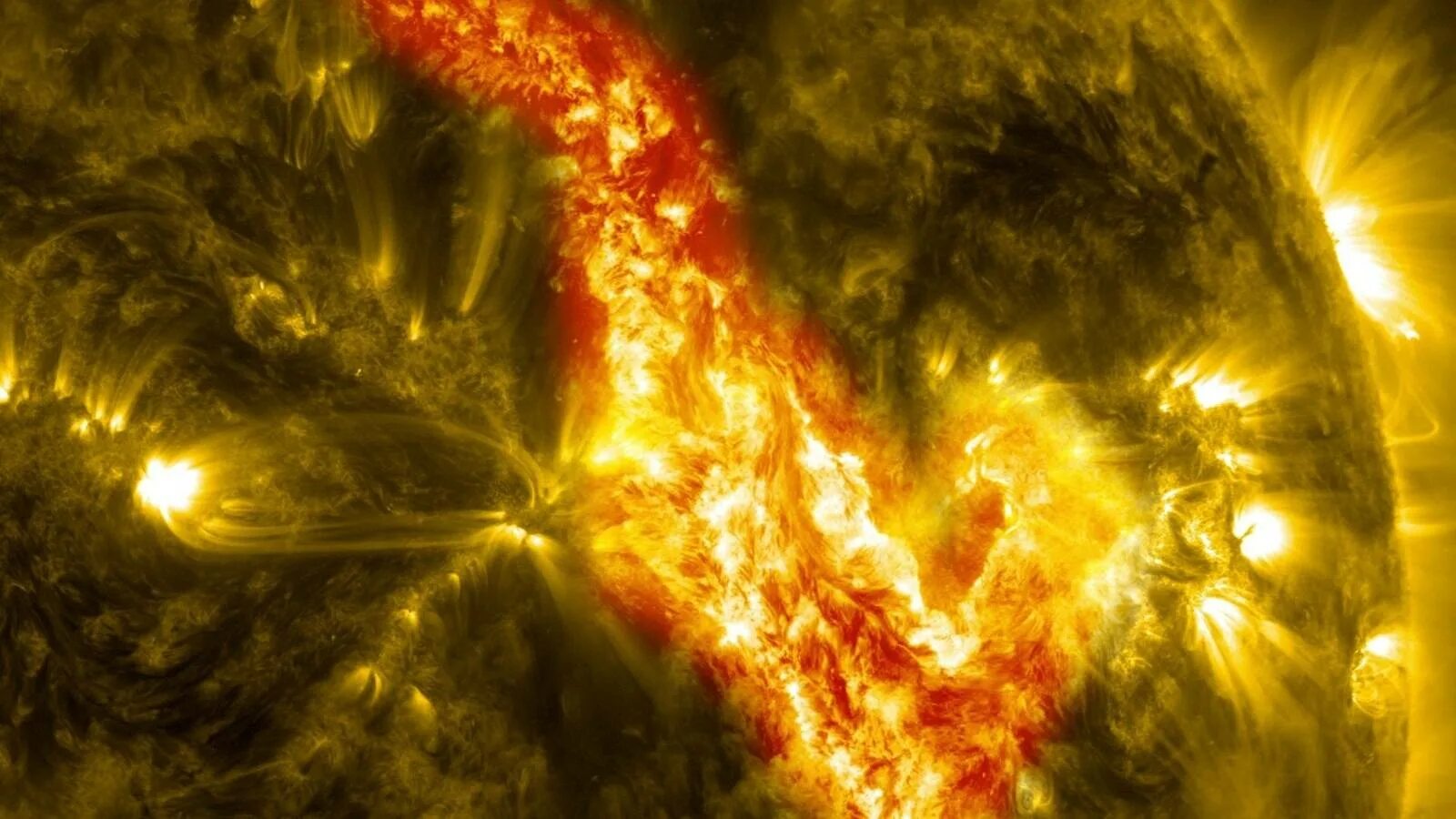 Взрыв солнца. Фото Вселенной. Плазма солнца. Космическое солнце.