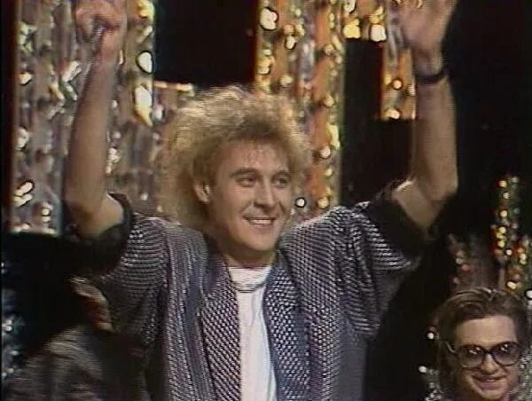 Веселый ребята розовые. Александр добрынин веселые ребята. александр добрынин светка соколова. солист веселые ребята александр добрынин. розовые розы исполнитель александр добрынин.