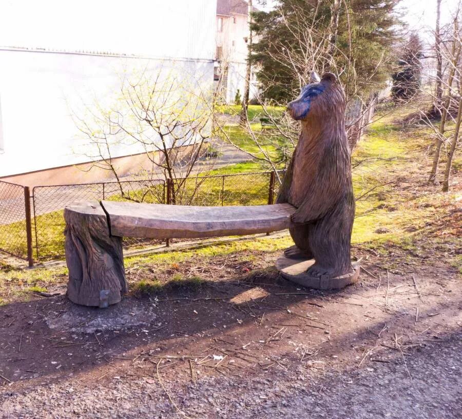Очень смешно пошлые. Медведь на скамейке. Смешная пошлятина. Один на лавочке медведь. Смешные пошлости.