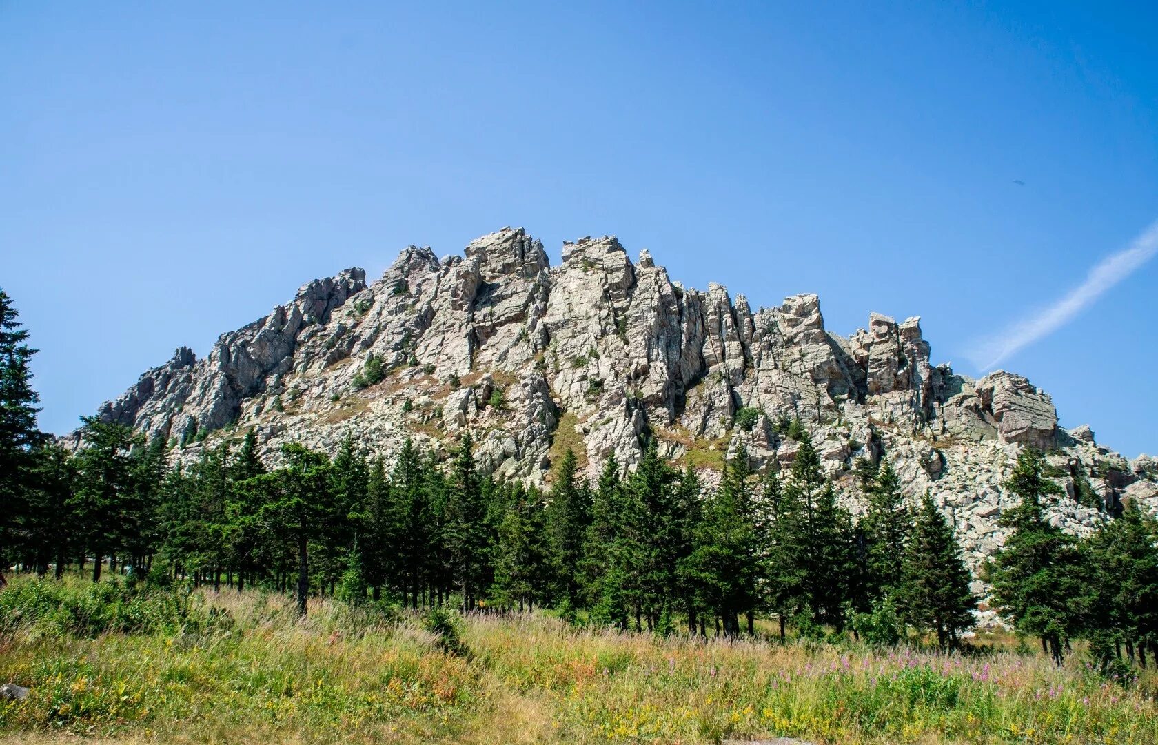 Портал южного урала. Ротонда озерск. Аракульский шихан осень. Черная скала таганай летом. Озёрск челябинская область.