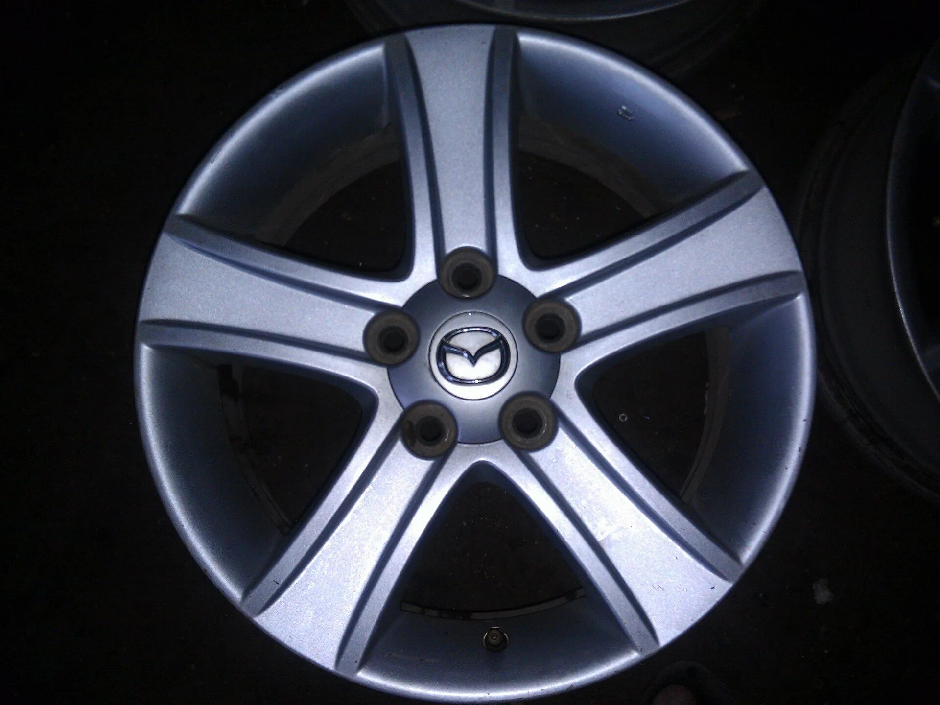Оригинальные диски мазда 3 r18. Диски мазда 3 bk r17. Колеса для мазда 3 мпс. Диск литой r16 на мазду. Литые диски на мазду 3.