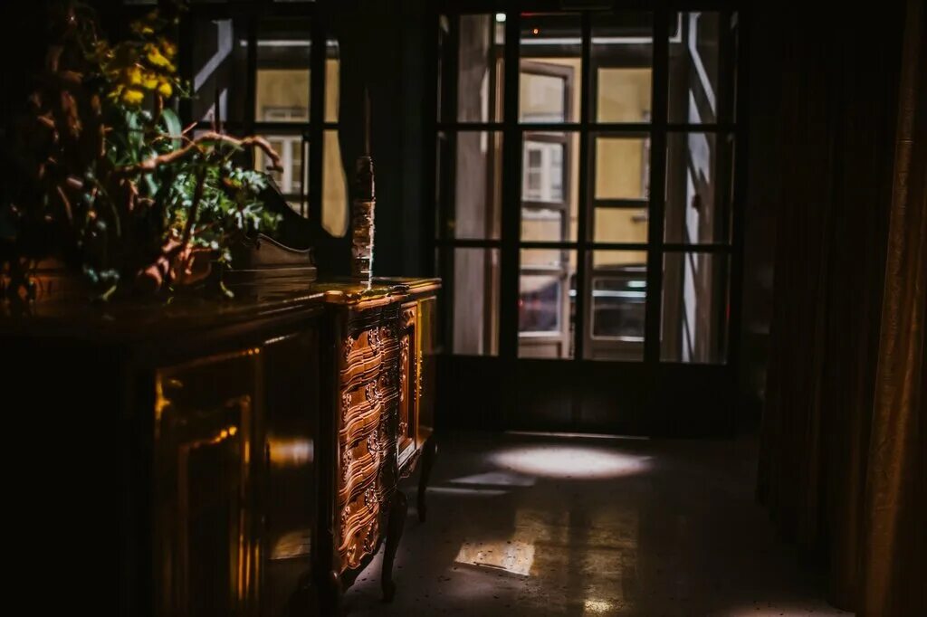 Ikra на никитской интерьер. Chef’s table ikra. ресторан икра москва. ресторан svoy в москве. гастротеатр ikra большая никитская ул 5 отзывы.