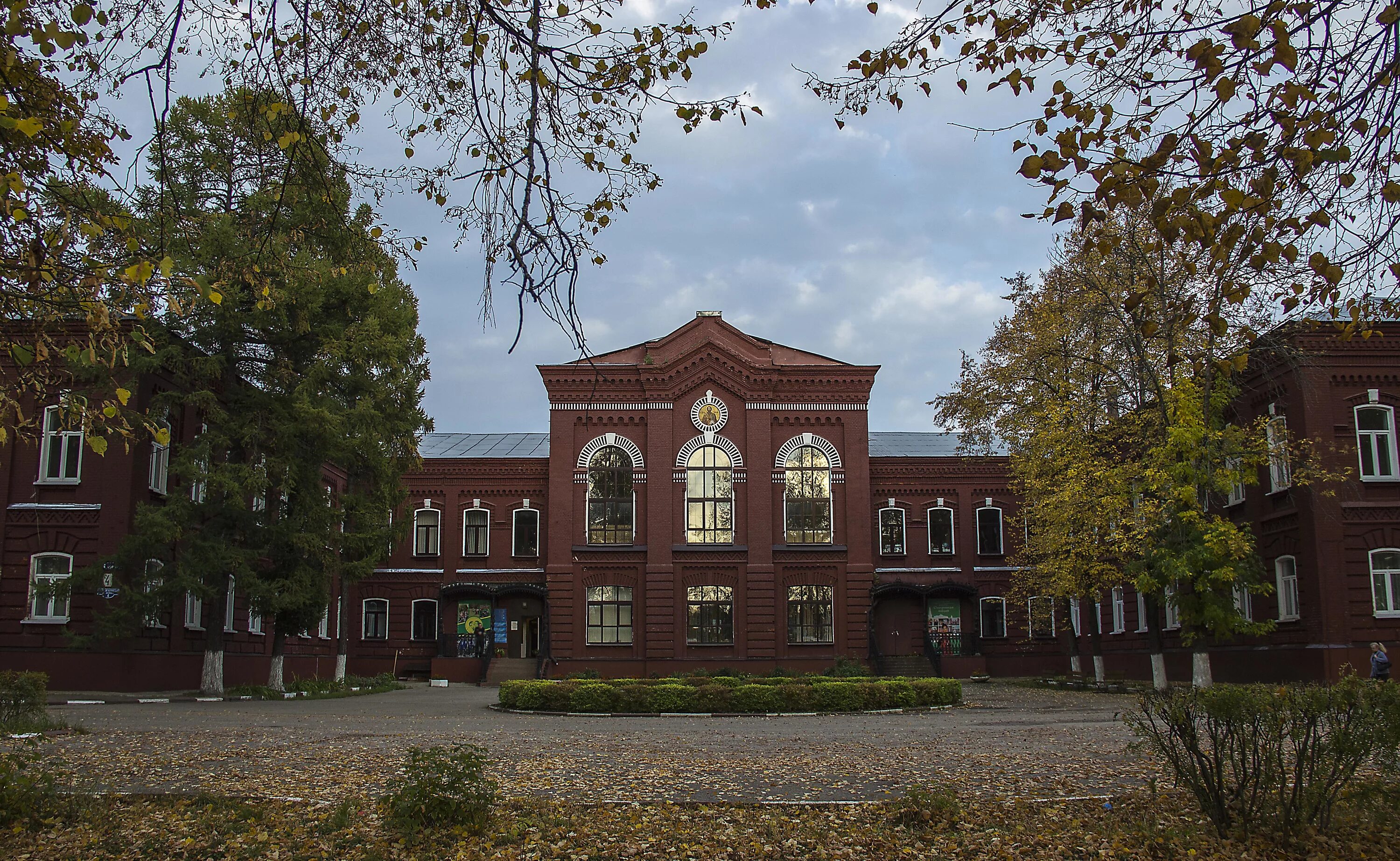 Морозовская школа. Богадельня орехово-зуево. орехово-зуево архитектура. морозовская богадельня. морозовская богадельня 2018.