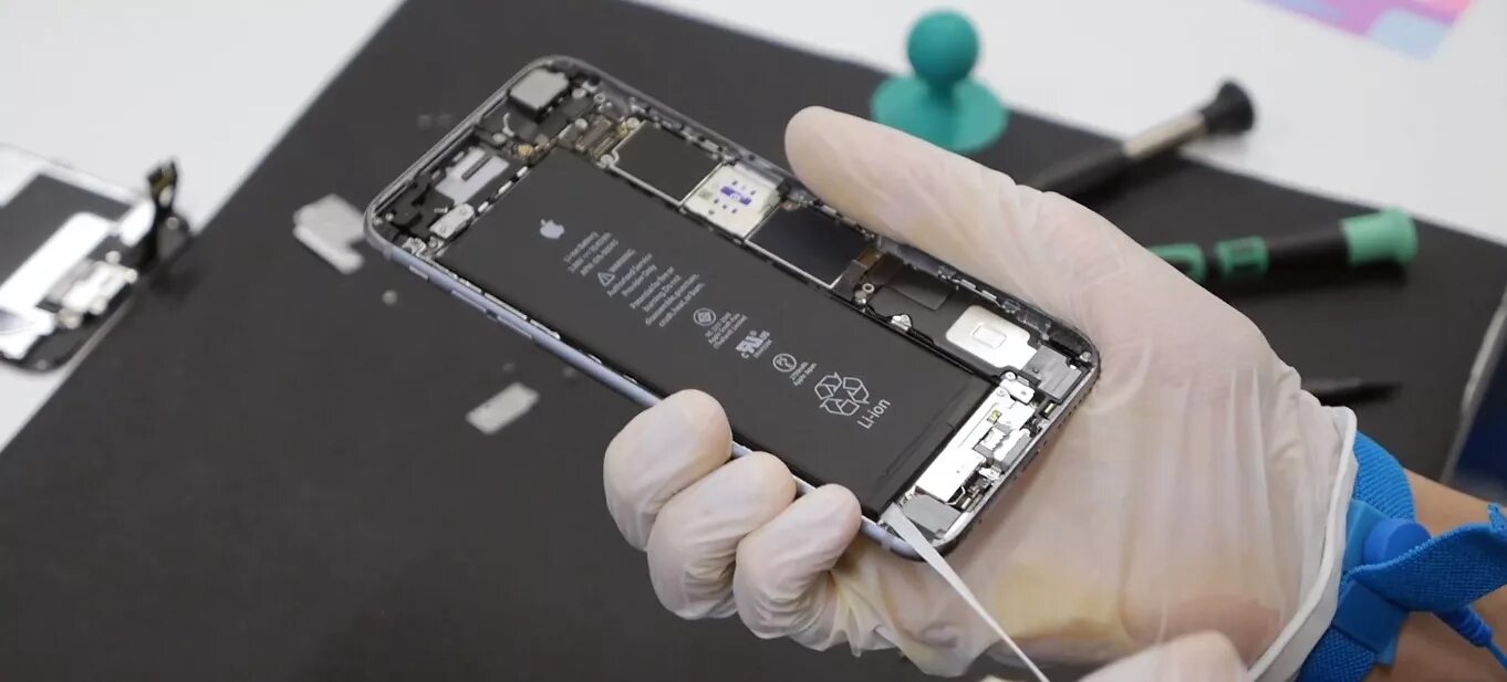 Замена аккумулятора iphone 6. Замена аккумулятора iphone 6s. замена батареи на iphone 6s. замена акб айфон.