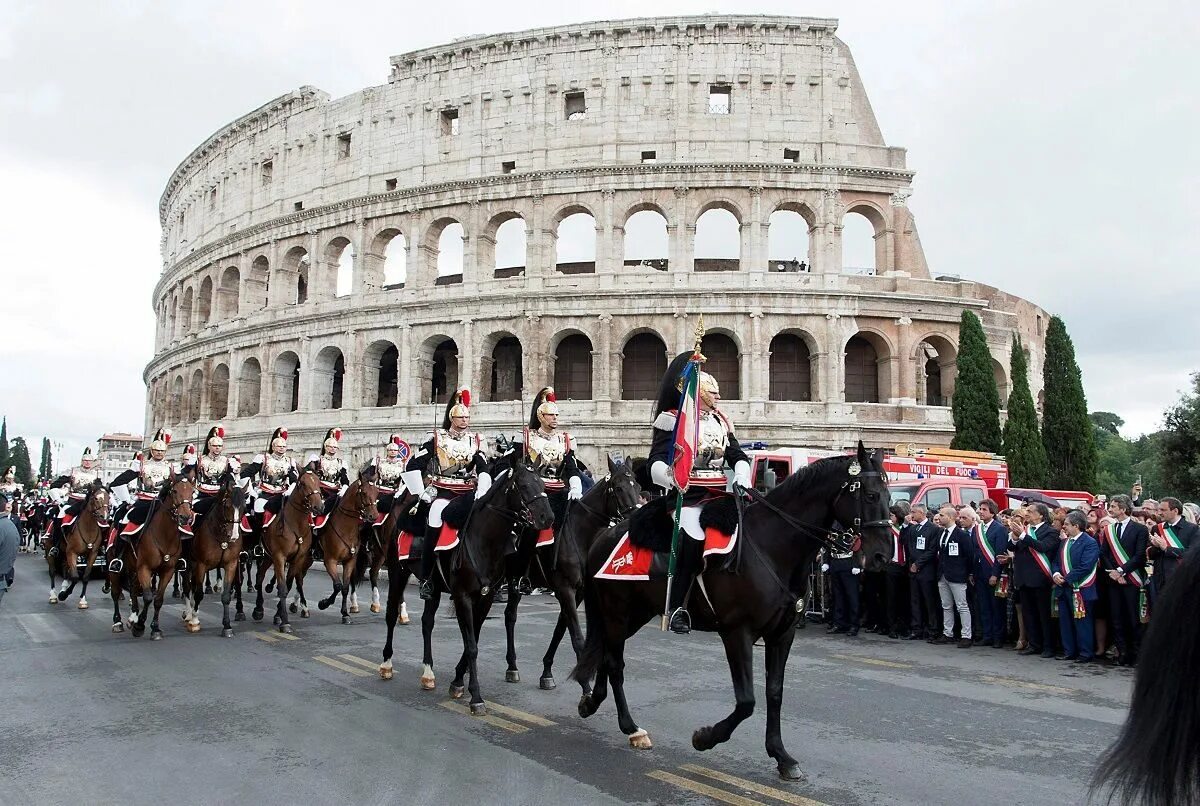 2 государства в италии. День республики италия 2 июня. день независимости в италии. провозглашение республики в италии. день республики италия парад.