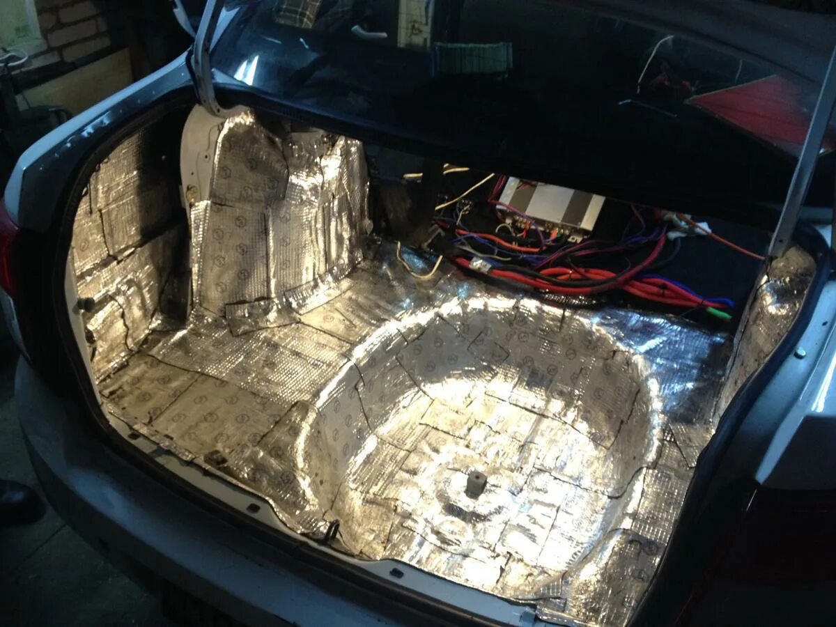 Шумовиброизоляция g4. Виброизоляция крыши хонда срв 1. Шумоизоляция мазда 626. Виброизоляция фабия 2. Виброизоляция приора.