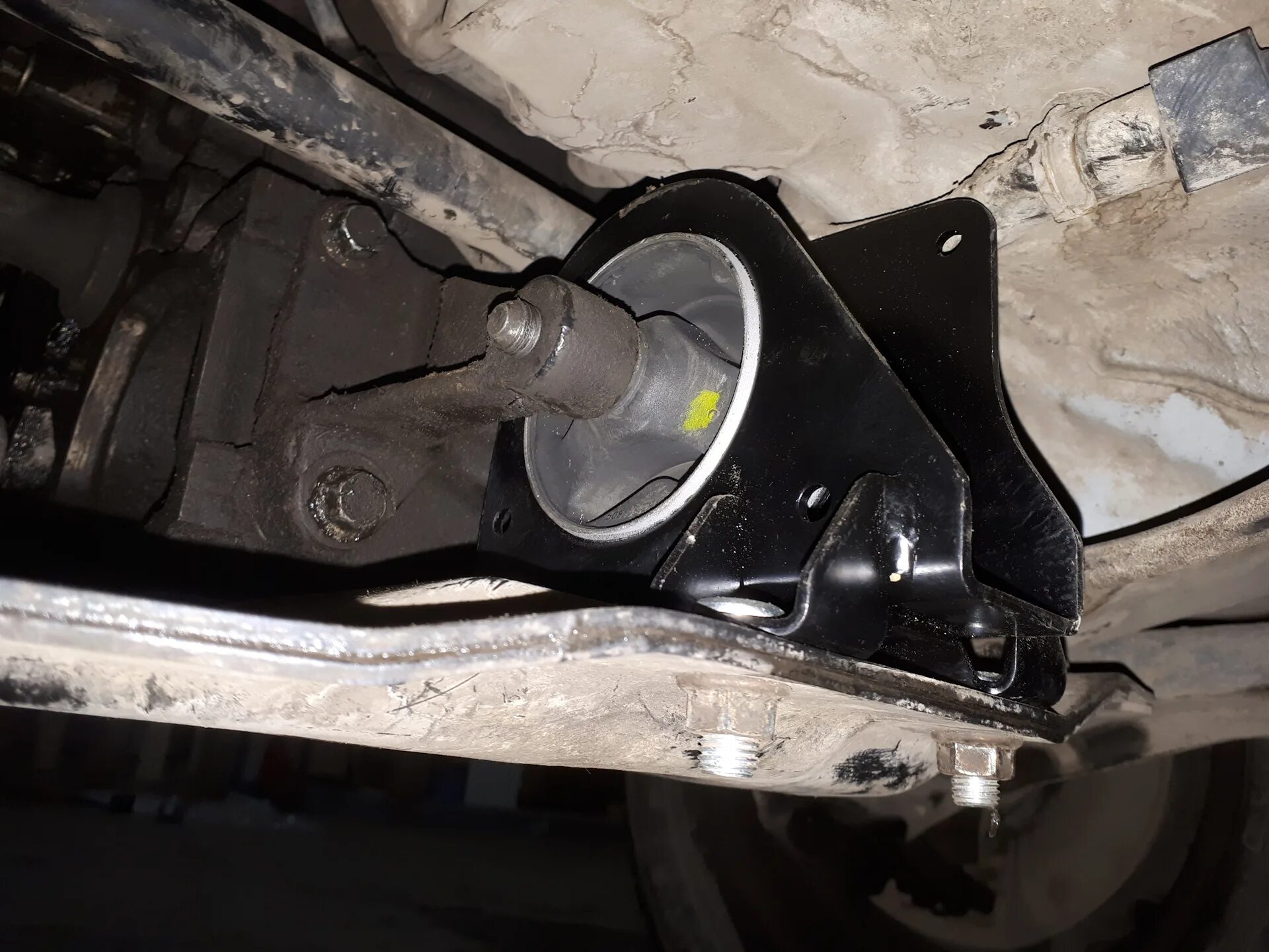 Подушка hr. Подушка двигателя хонда hr v. подушка honda hr-v 99. подушка акпп хонда hr v 2002. подушка двигателя honda hr-v 2002.