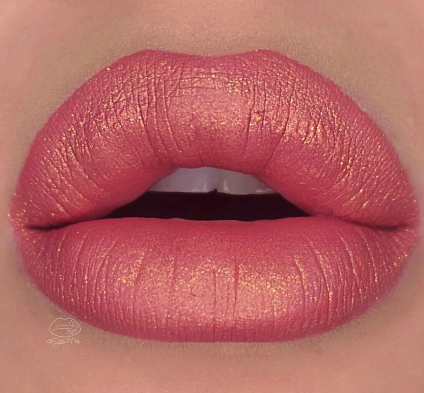 Губы без цвета. Цвет губ. Лососевый цвет помады. Губы без помады красивые. Губы без помады бледные.