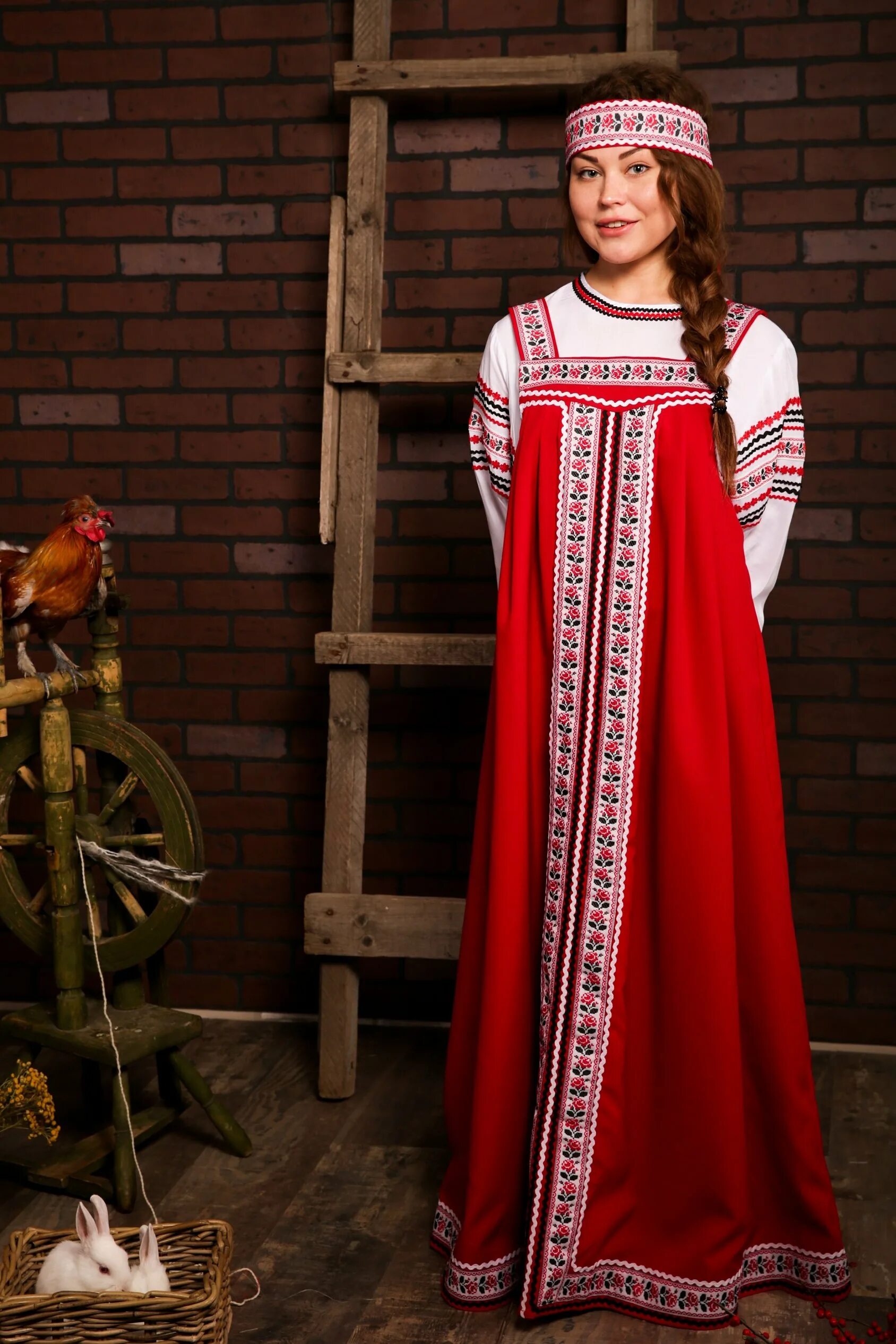 Национальный русский девушка. Русский сарафан. Сарафан русский народный. Русское народное платье. Сарафан в народном стиле.