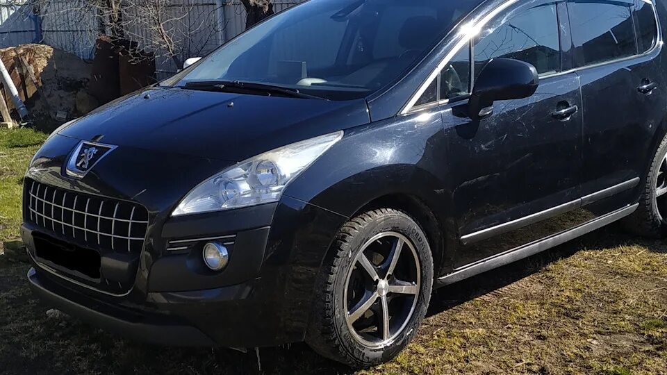 Пежо 3008 колеса. Peugeot 3008 диски. Колеса пежо 3008. Пыжик 3008. Пежо 3008 черный.