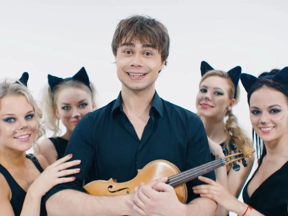 Alexander Rybak котик. Кто поет песню тут