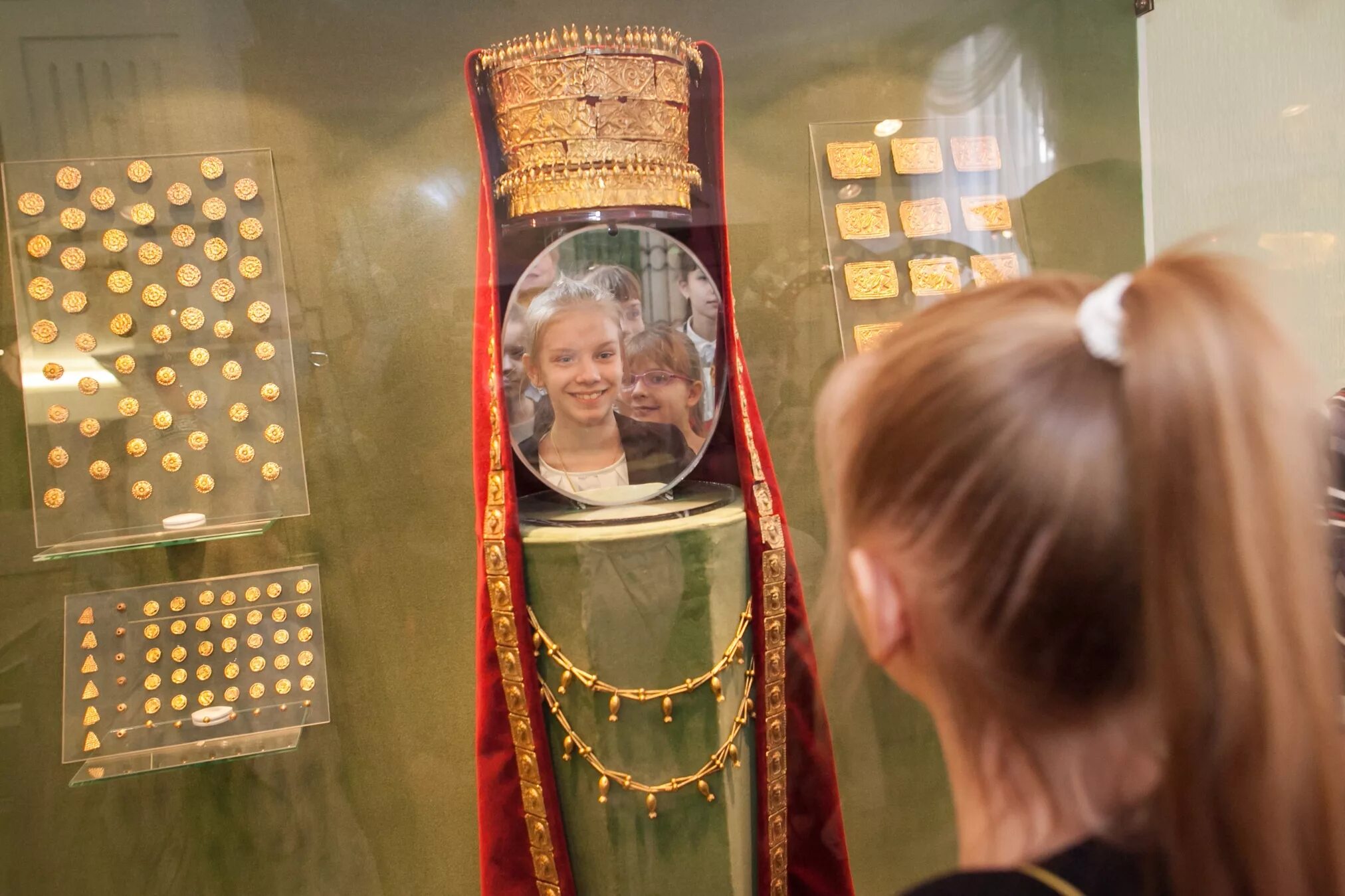 Ночь музеев ростов. Ночь в музее юмор. Ночь музеев ростов. Центр современной культуры казань. Ночь в музее прикол.