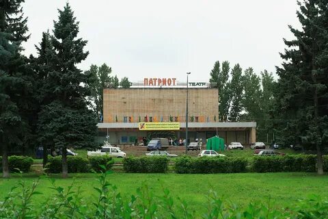 12 кинотеатров