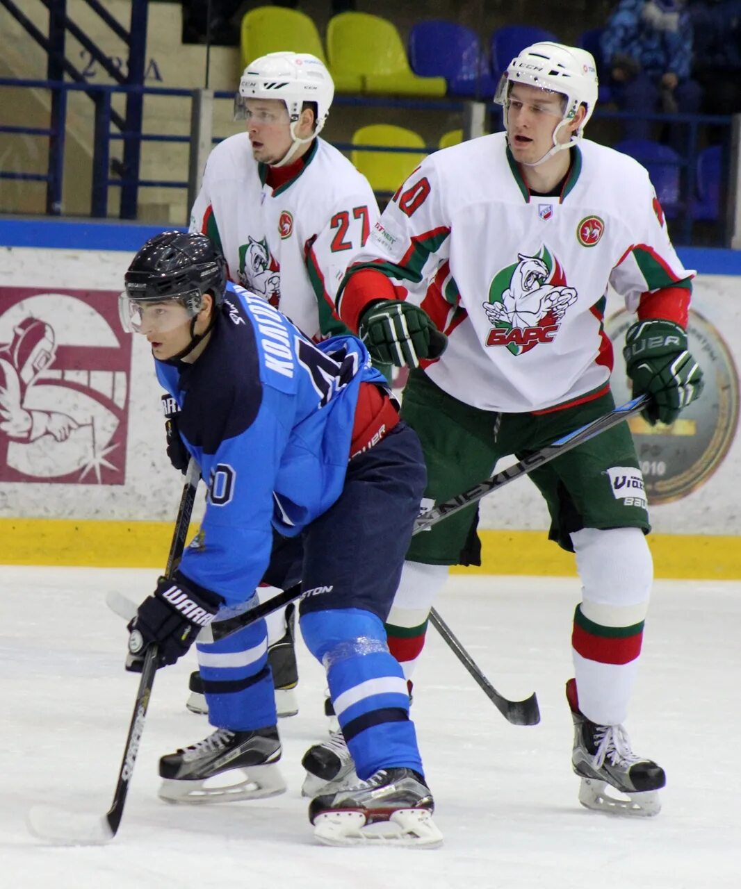 Бучельников из адмирала владивостоке. Хк челмет челябинск. Хк 2017. Хк 2017. Ак барс хоккейный клуб таблица.