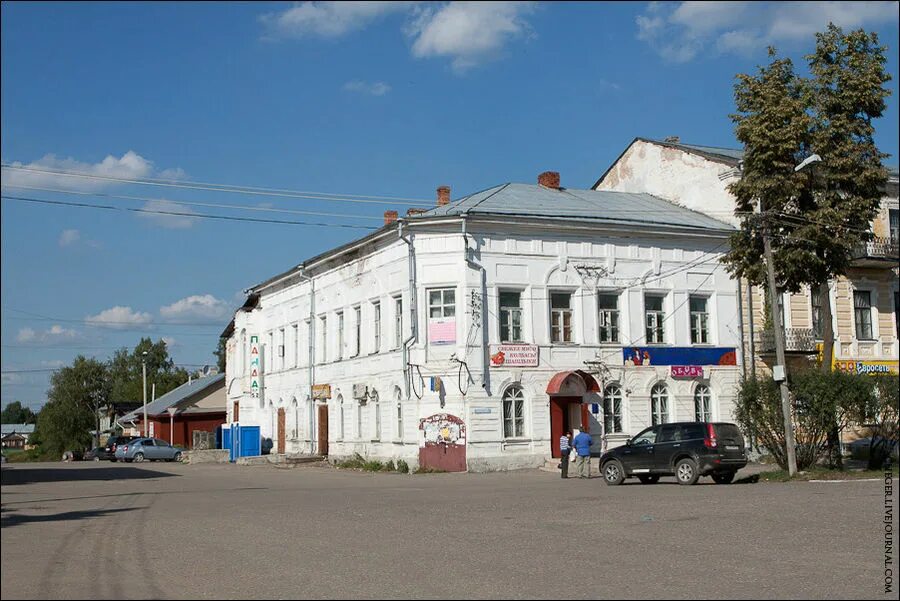 Новости устюжны вологодской области. Устюжна Вологодской области. Гостиница Устюжна Вологодской области. Администрация города Устюжна. Примечательности Устюжна.