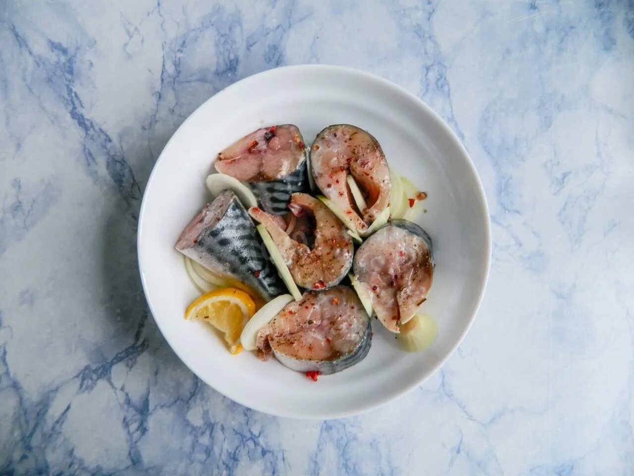 Вкусная рыба в микроволновке рецепты. Скумбрия в микроволновке. филе скумбрии в микроволновке. скумбрия за 5 минут. рыба в микроволновке.
