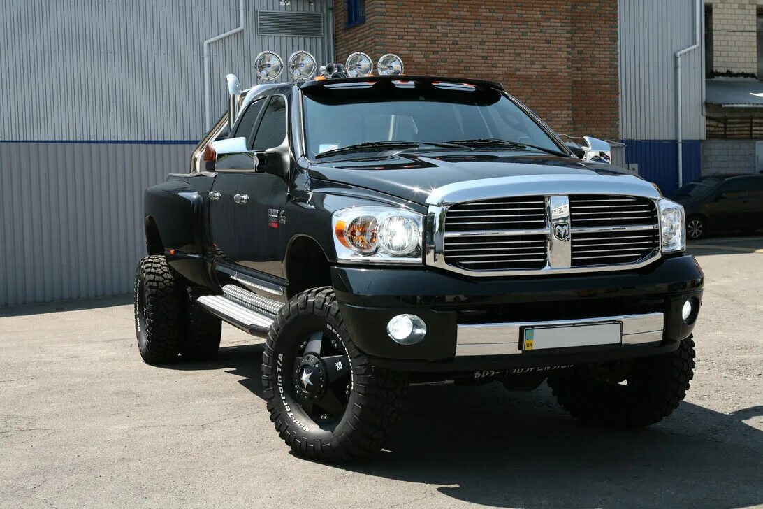 Ram россия. Dodge Ram 3500 TRX. Ram 3500 Tuning. Dodge Ram 3500 2003 Tuning. Dodge Ram 3500 чёрный.