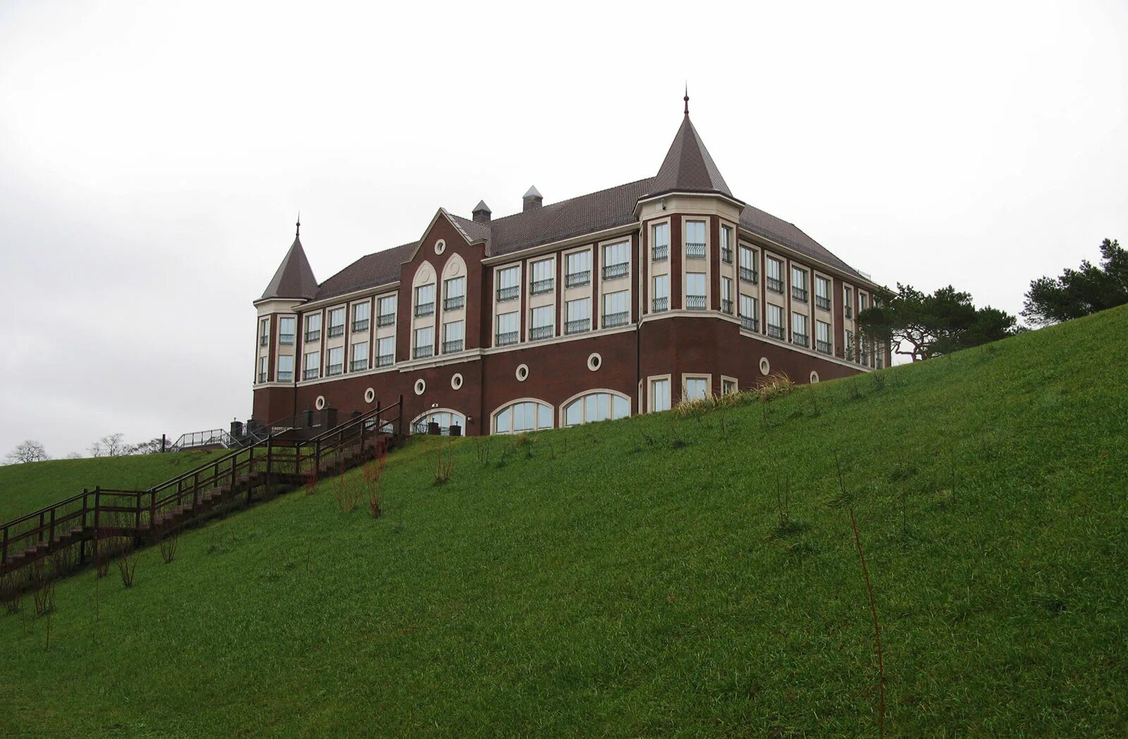 резиденция президента в пионерском калининградской. резиденция в пионерском калининградской области. резиденция янтарь. резиденция в пионерском калининградской области. резиденция в пионерском калининградской области.