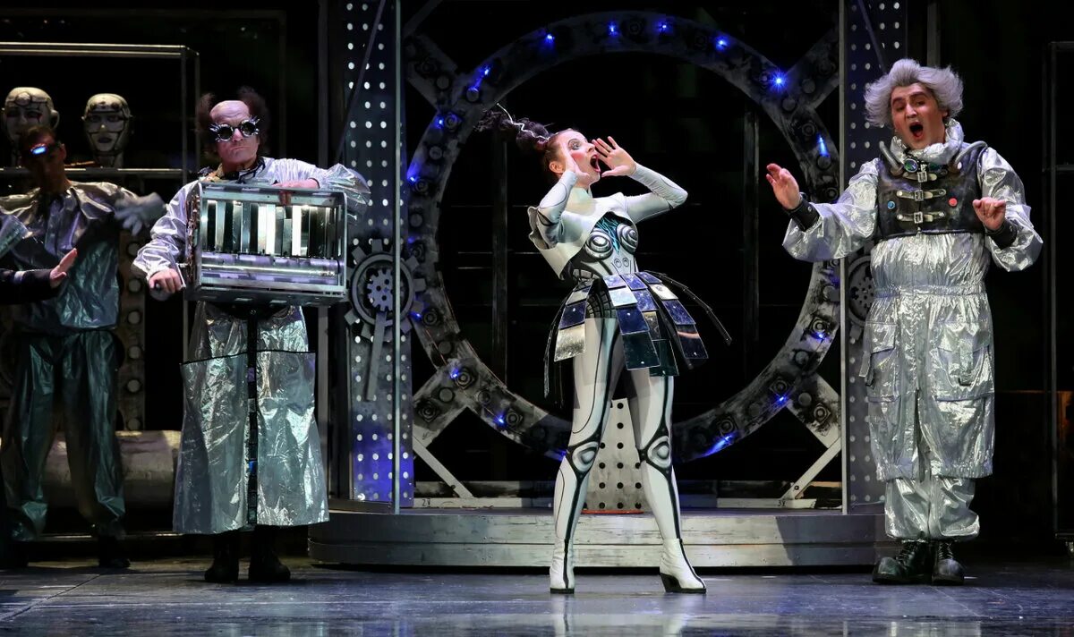 Оперетта маска гофман. Мамт сказки гофмана. Оффенбах жак "сказки гофмана". Сказки гофмана театр. Сказка гофмана щелкунчик и мышиный король краткое содержание.