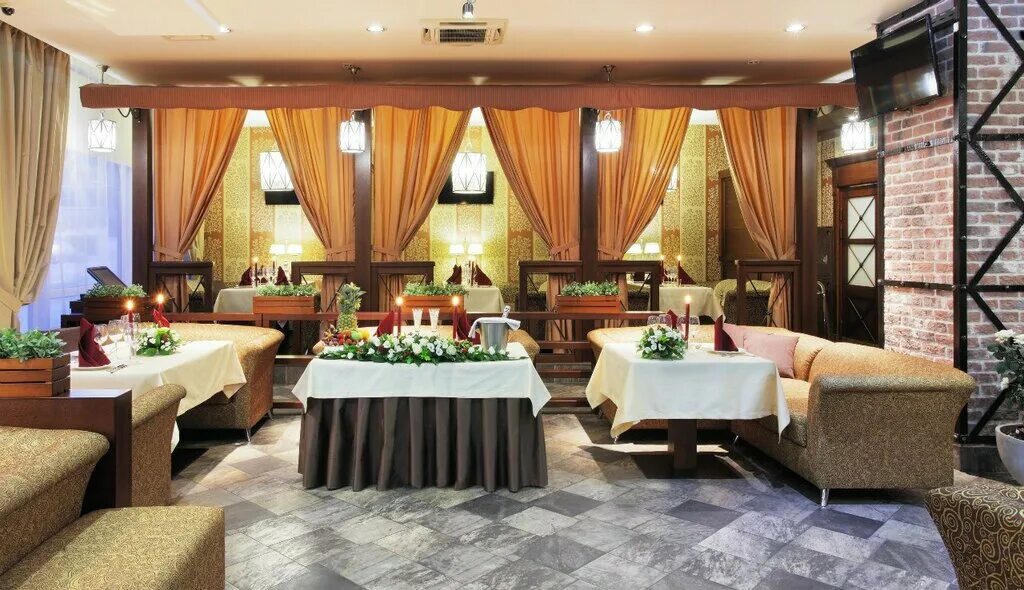 Паль екатеринбург. Отель пале рояль. Пале рояль сибирский тракт, 90/1. Паль екатеринбург. Пале рояль екатеринбург ресторан.