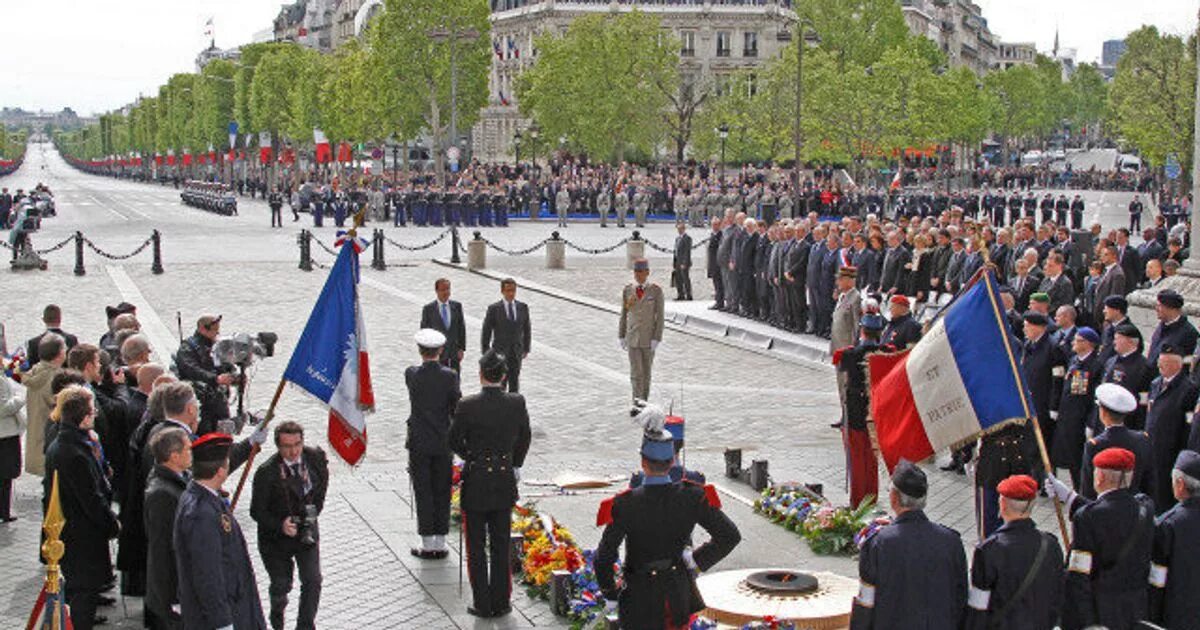 Парад во Франции 8 мая. 9 Мая во Франции. Праздник Победы во Франции. Франция и праздник 9 мая.