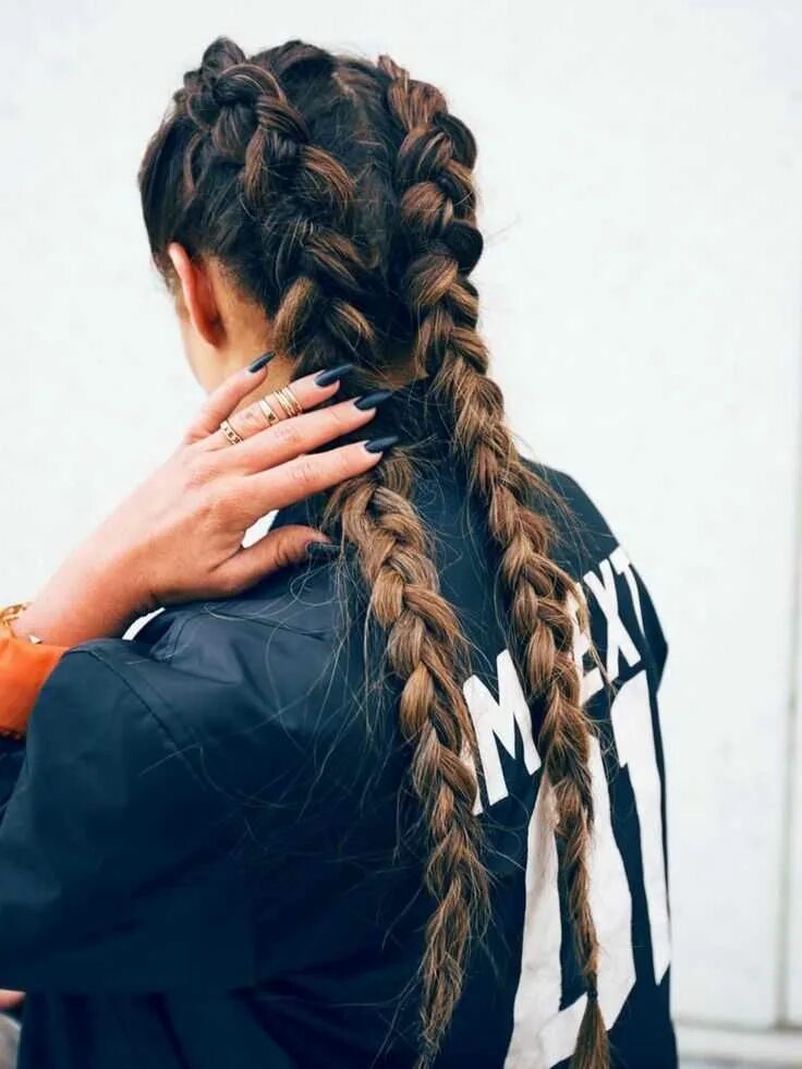 Две косых. Французские косички boxer-braids. коса колосок с канекалоном. две косы прическа на длинные волосы.