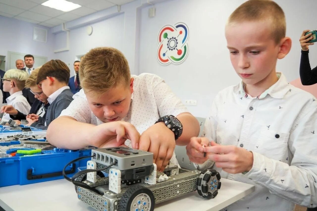 Что такое кванториум в школе. Кванториум ушинского 6. Что такое кванториум в школе. Детский технопарк. Робототехника в школе.