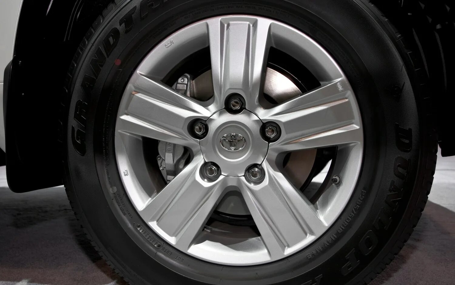 Оригинальные диски тойота ленд крузер. Toyota land cruiser 200 диски. Оригинальные диски тойота ленд крузер. Диски для тойота ленд крузер 200 r17. Тойота ленд крузер 200 колеса с дисками.