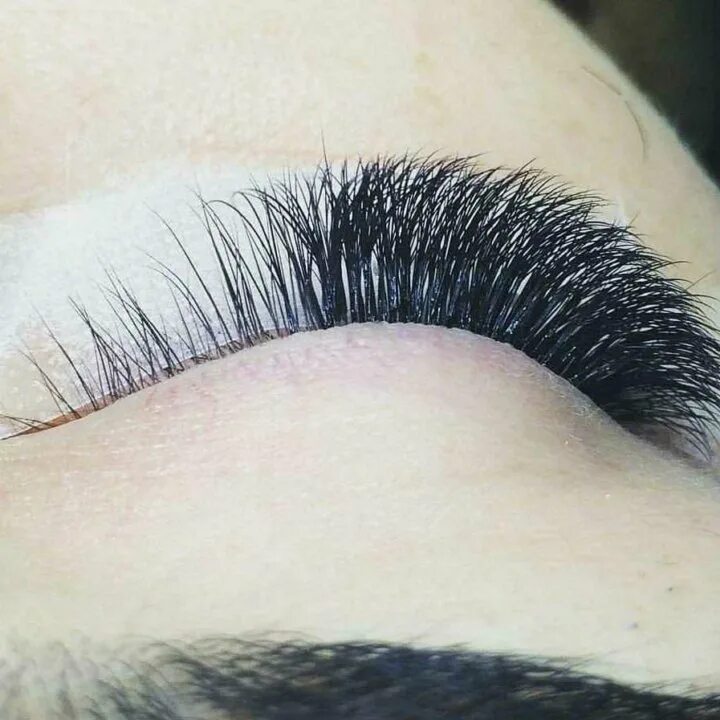 Модель на наращивание ресниц. Ищу модель на наращивание ресниц. Приглашаю моделей на наращивание ресниц. Девушка с нарощенными ресницами. Ресницы для наращивания.