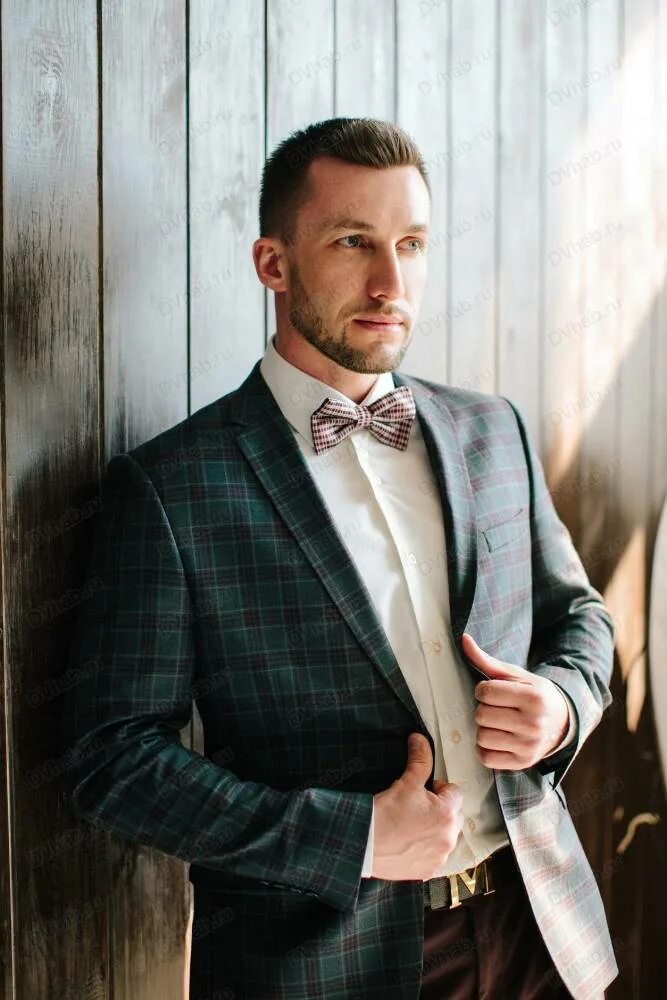 костюм мужской классический. костюм мужской классический. костюм тройка мужской цвет марсала. мужчина в костюме. мужские костюмы хабаровск.