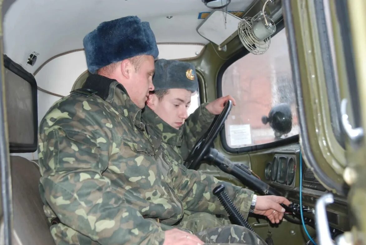 ефрейтор вдв рф. прапорщик на срочной службе. школа прапорщиков. школа прапорщиков. кгб одежда 1980.