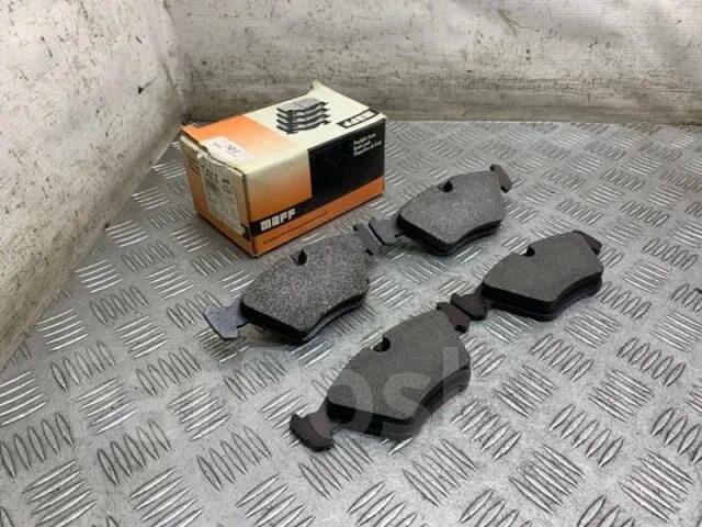 Тормозные колодки ауди 100 с3. Колодки ауди 100 с3 передние. Тормозные колодки audi 80 b2. Bosch 0986478019 диск торм. Замена передних колодок ауди 100 с3 44.