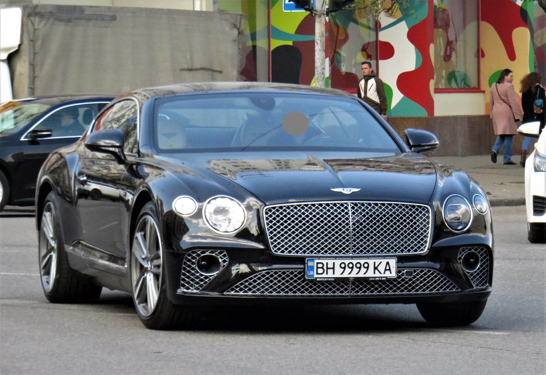 Номер самой дорогой машины в россии. Бентли 222. 3w5837017 Bentley. Бентли 999. Украинские номера машин.