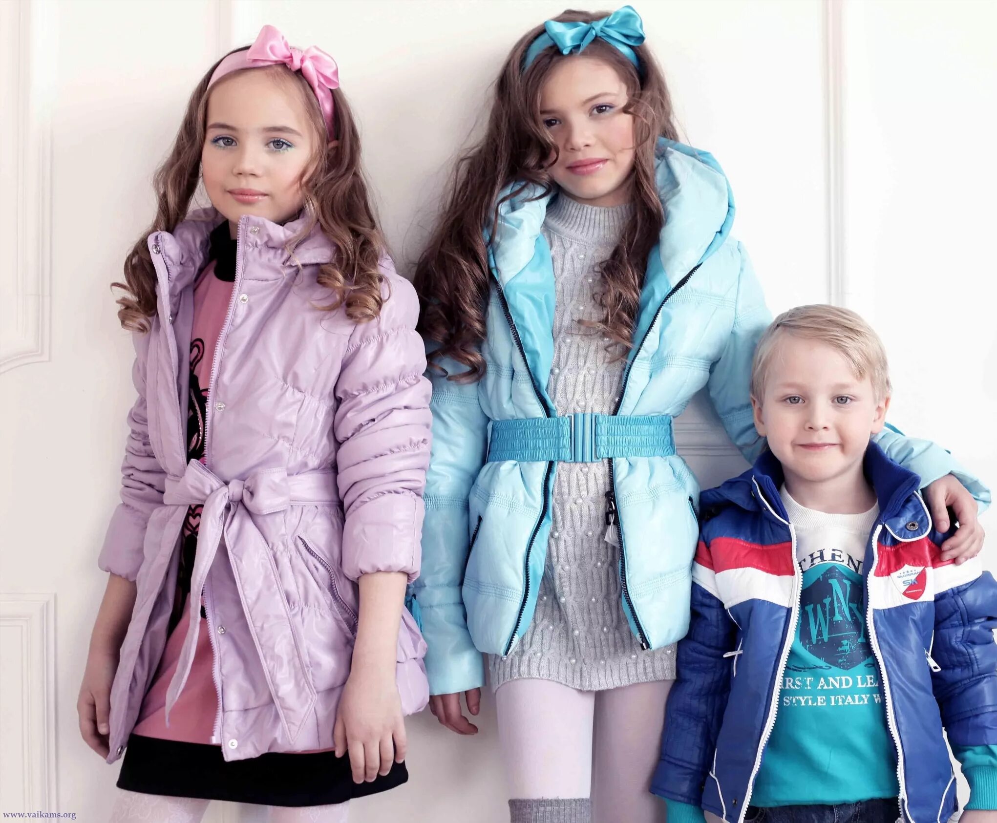 Современная одежда для детей. Компании детской одежды. Модная детская одежда. Модный малыш детская одежда. Стильняшка 2021.