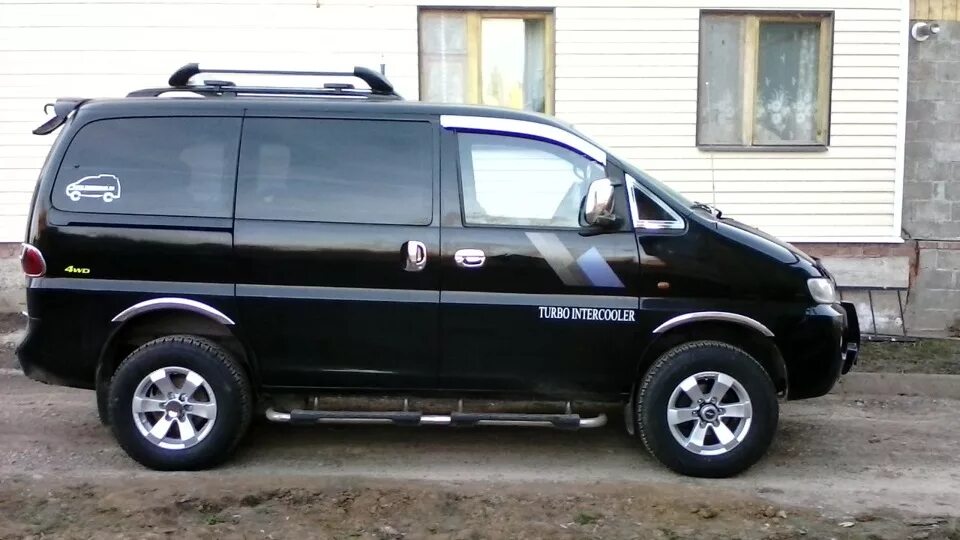 Купить хундай полный привод. Hyundai Starex 4wd 2002. Hyundai Starex 4wd 2000. Хендай Старекс 4*4. Hyundai Grand Starex 4wd.