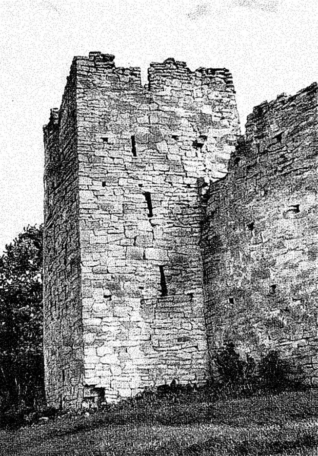 Крепость мец донжон. Великобритания остров башня. Мало башен. Порхов крепость. Каменная башня оркас.