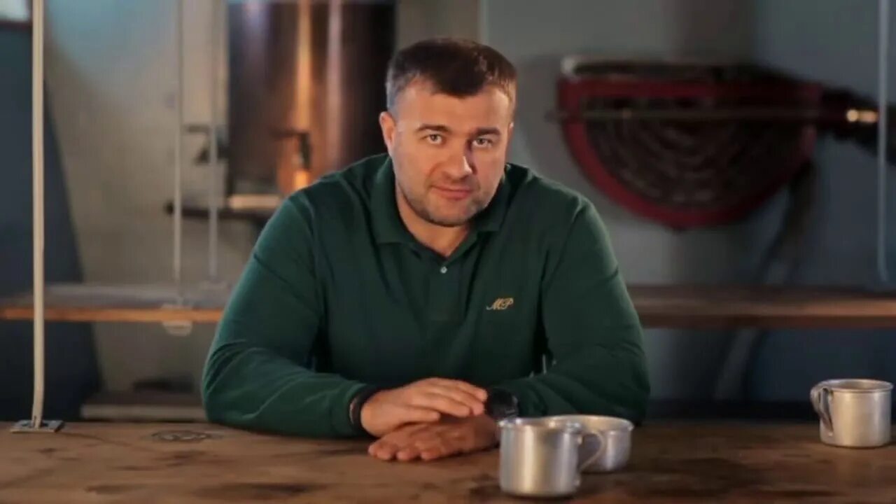 Пореченков предатель. Пореченков молодой.
