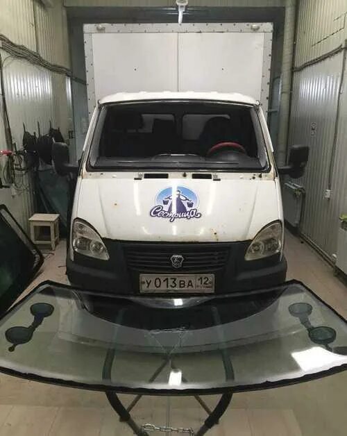 Лобовое стекло газель 3302. Лобовое стекло газ 3302. 3302-5206056 упор лобового. 8. Стекло ветровое 3302-5206010.