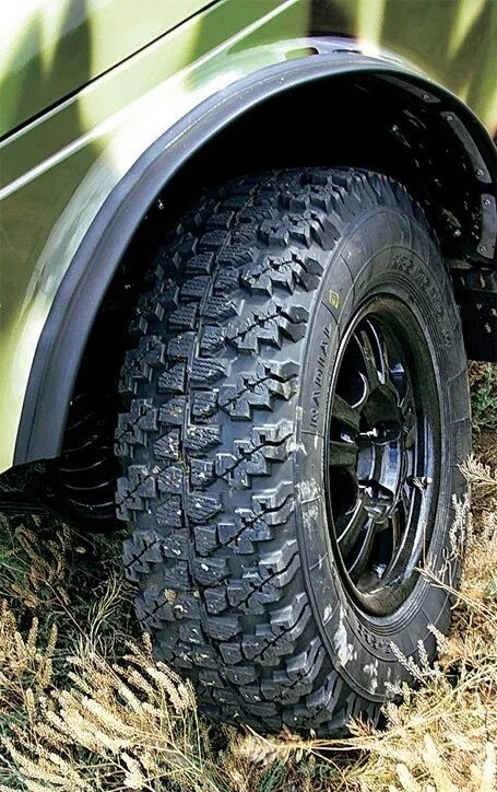 Шины и511 на ниву на 16 зима. Всесезонная резина на ниву шевроле. 16 215 65 шип на ваз 2121. Кама и-511 на ниву 2121. 215/65 r16 pbvf шипы на ниву.