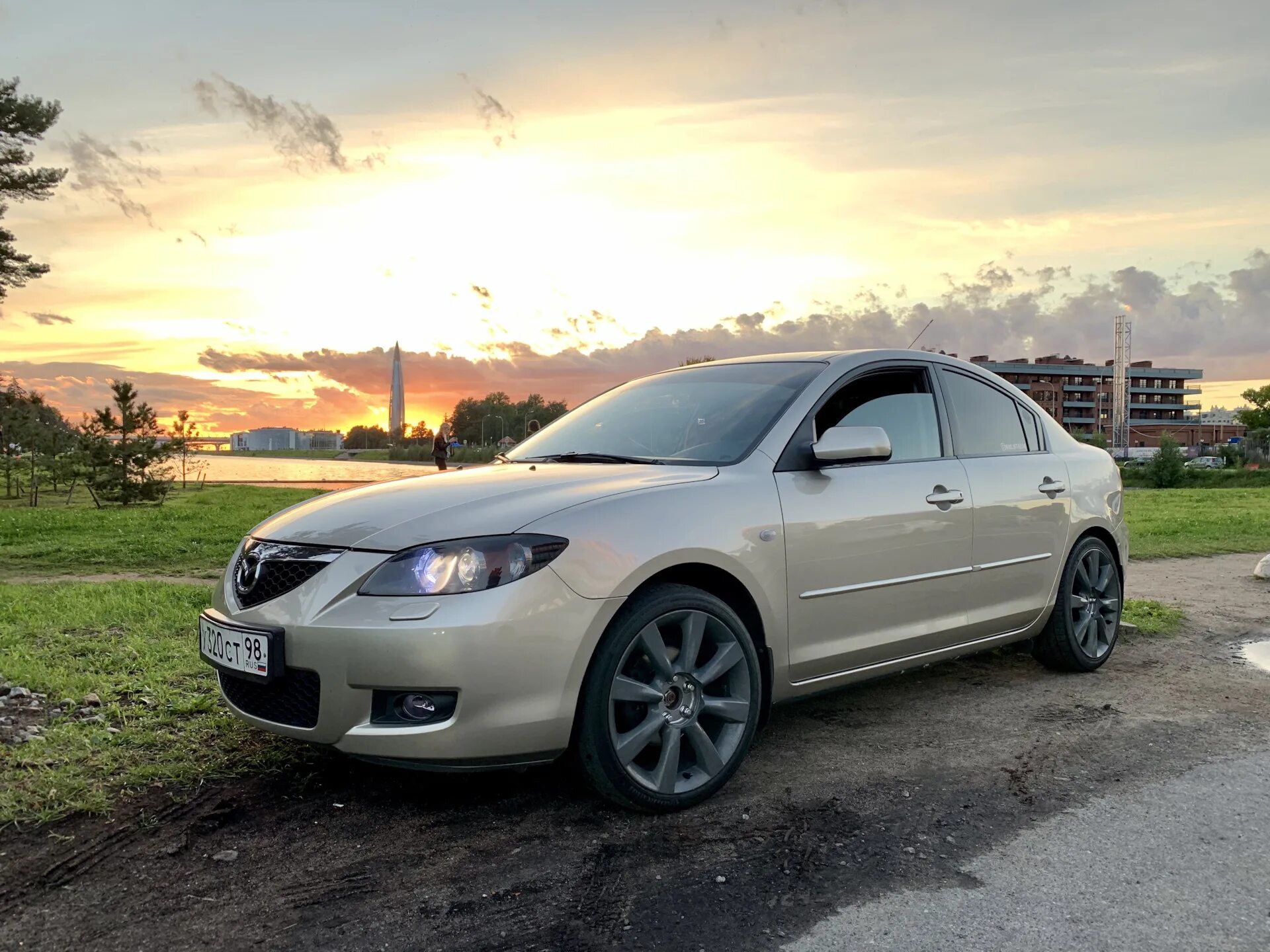 Мазда 3 16. Mazda 3 2008. Мазда 3 на 18 дисках. Мазда 3 БК седан r18. Диски Мазда 3 2008.