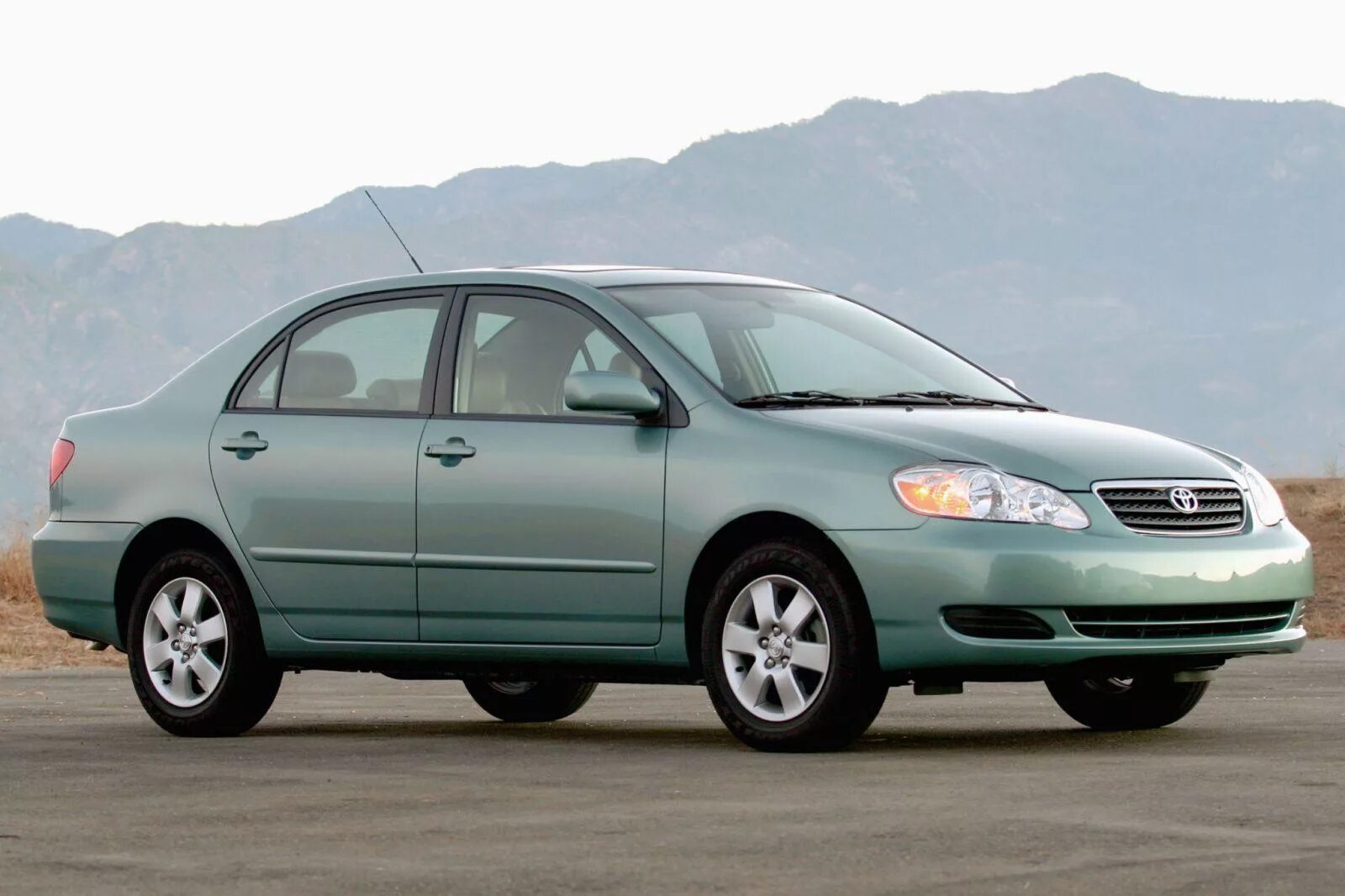 Купить короллу 2000 года. Тойота Королла 2005. Toyota Corolla 2005. Тойота Королла 2005 седан. Тойота Королла le 2007.