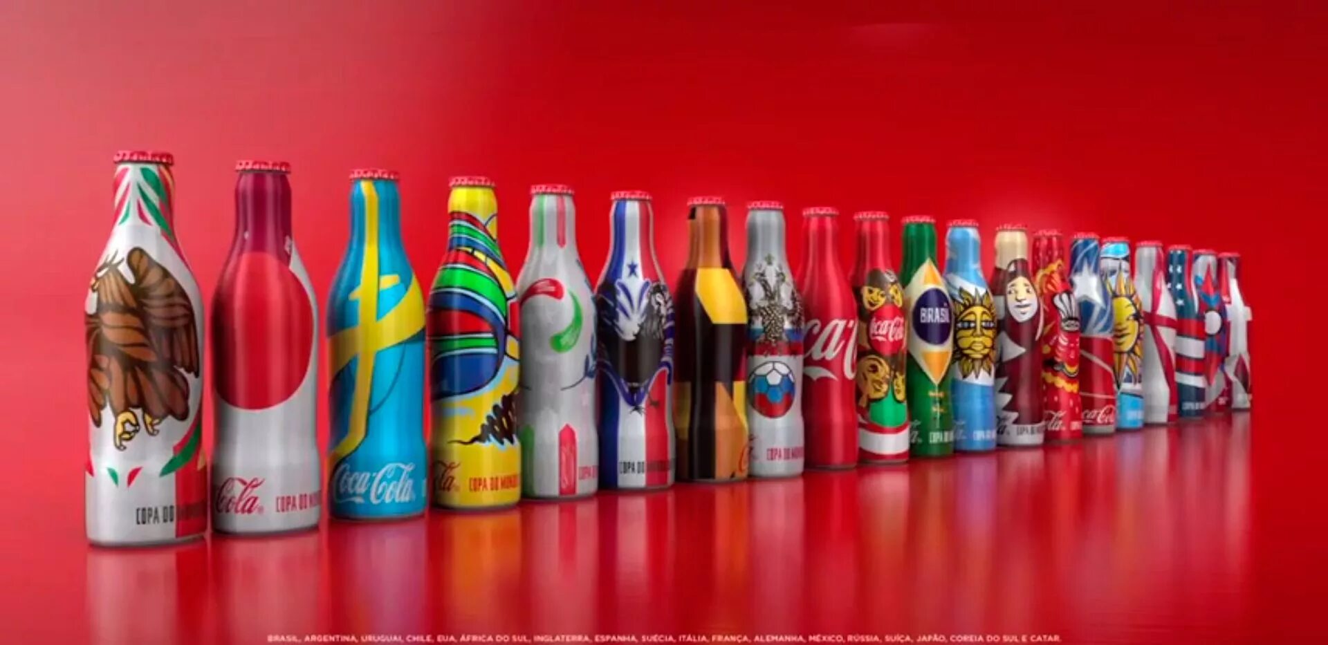 Coca cola world. Кока кола коллекционная. Коллекционная бутылка Coca-Cola. Коллекция бутылок Кока колы. Мини бутылочки колы.