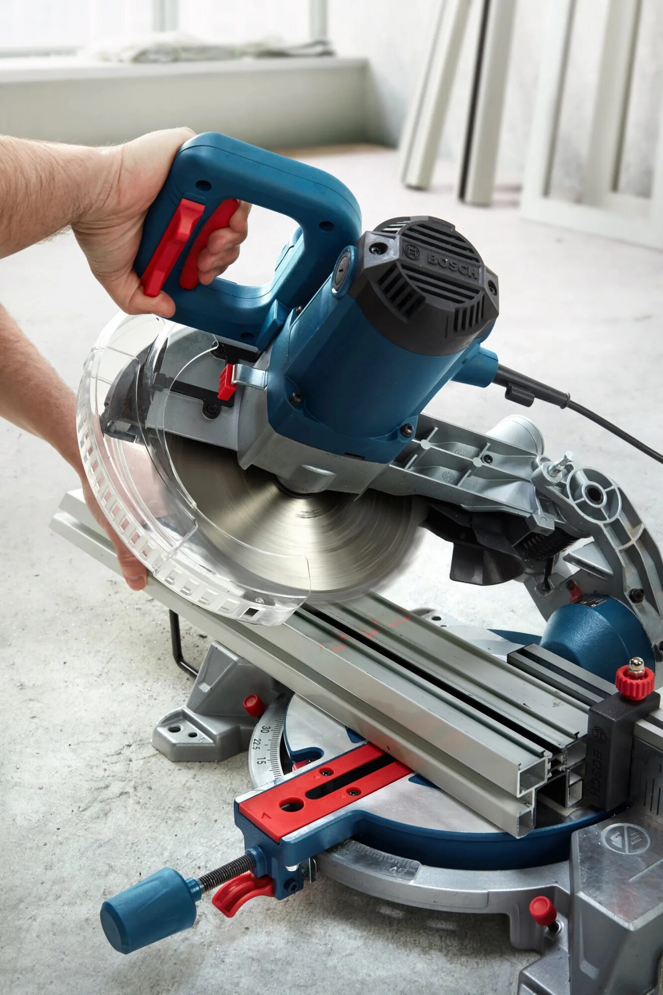 Торцовочная пила bosch gcm 8. Торцовочная пила bosch gcm 216. Торцовочная пила bosch gcm. Торцовочная пила бош с протяжкой. Bosch gcm отзывы.