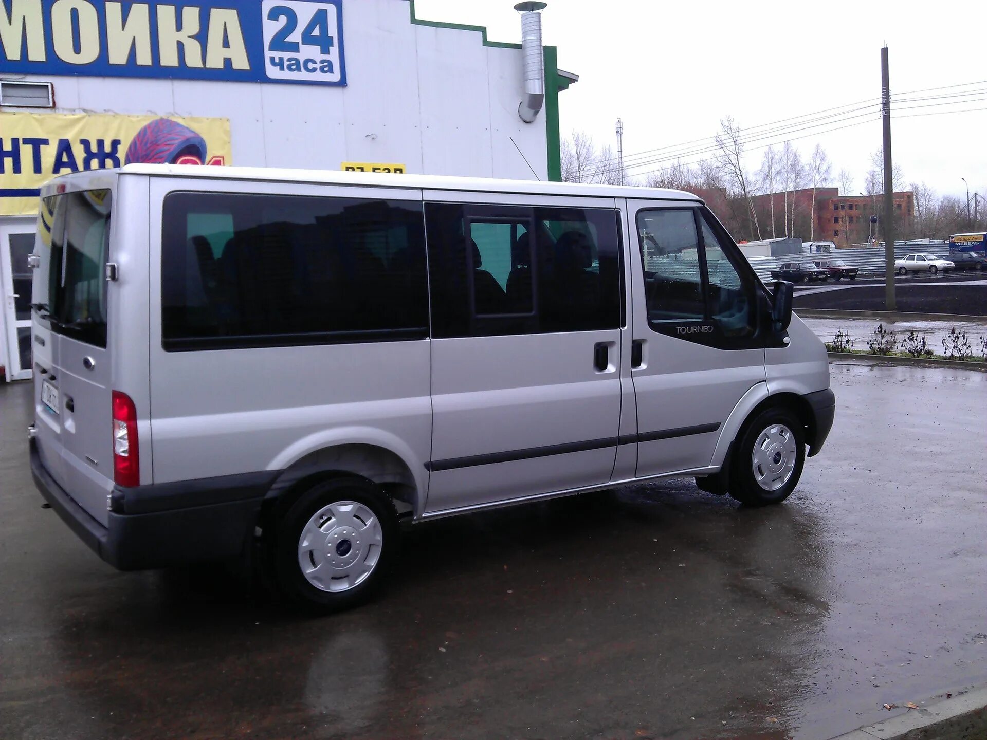 Ford Transit 8 местный. Форд Транзит Торнео 8 мест. Форд Транзит 8+1 новый. Форд Транзит 9 местный.