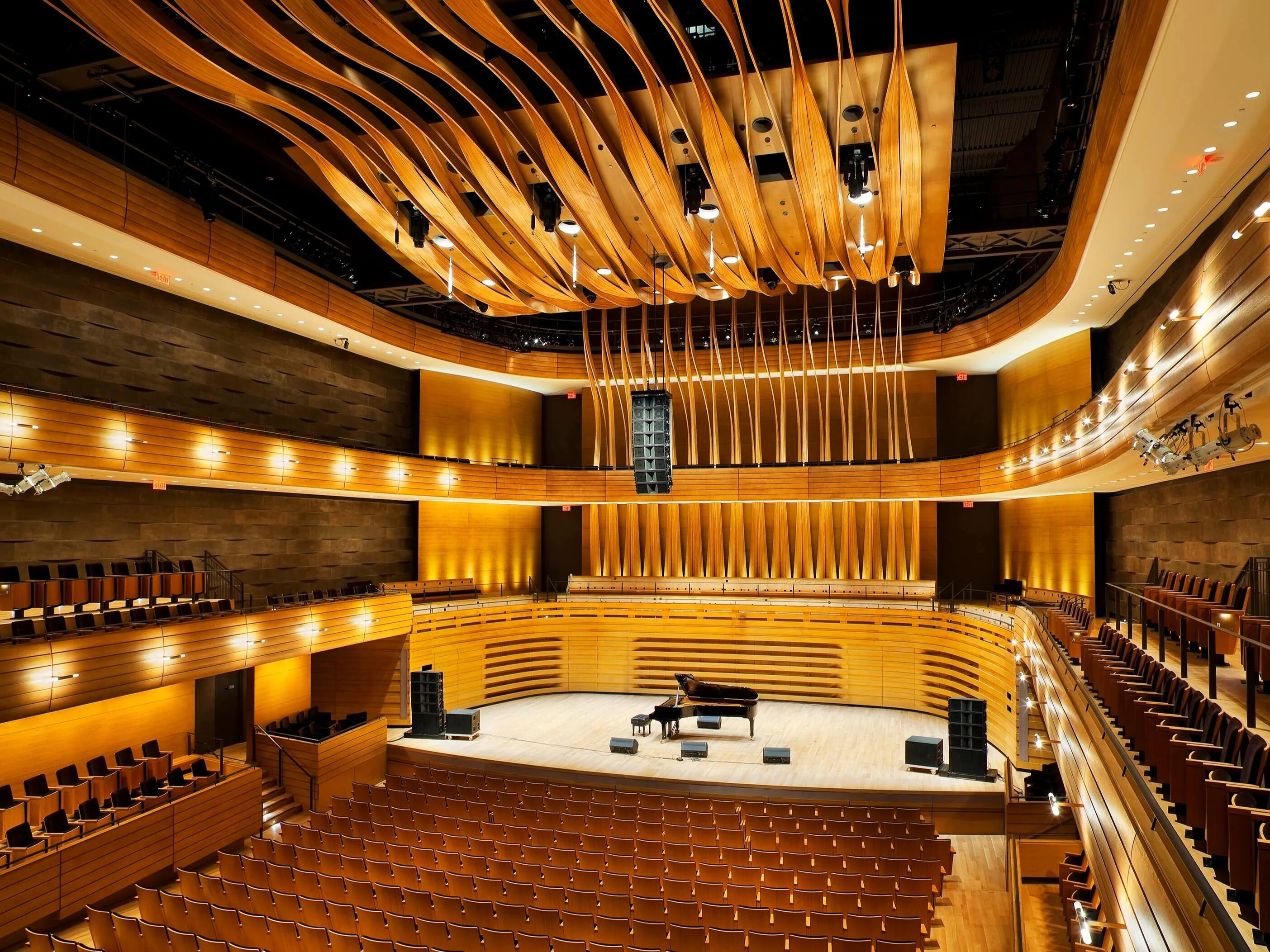Небольшой концертный зал. Koerner Hall, Royal Conservatory of Music зал. Концертный зал Торонто. Королевская музыкальная консерватория Торонто. Концертный зал Concert Hall.