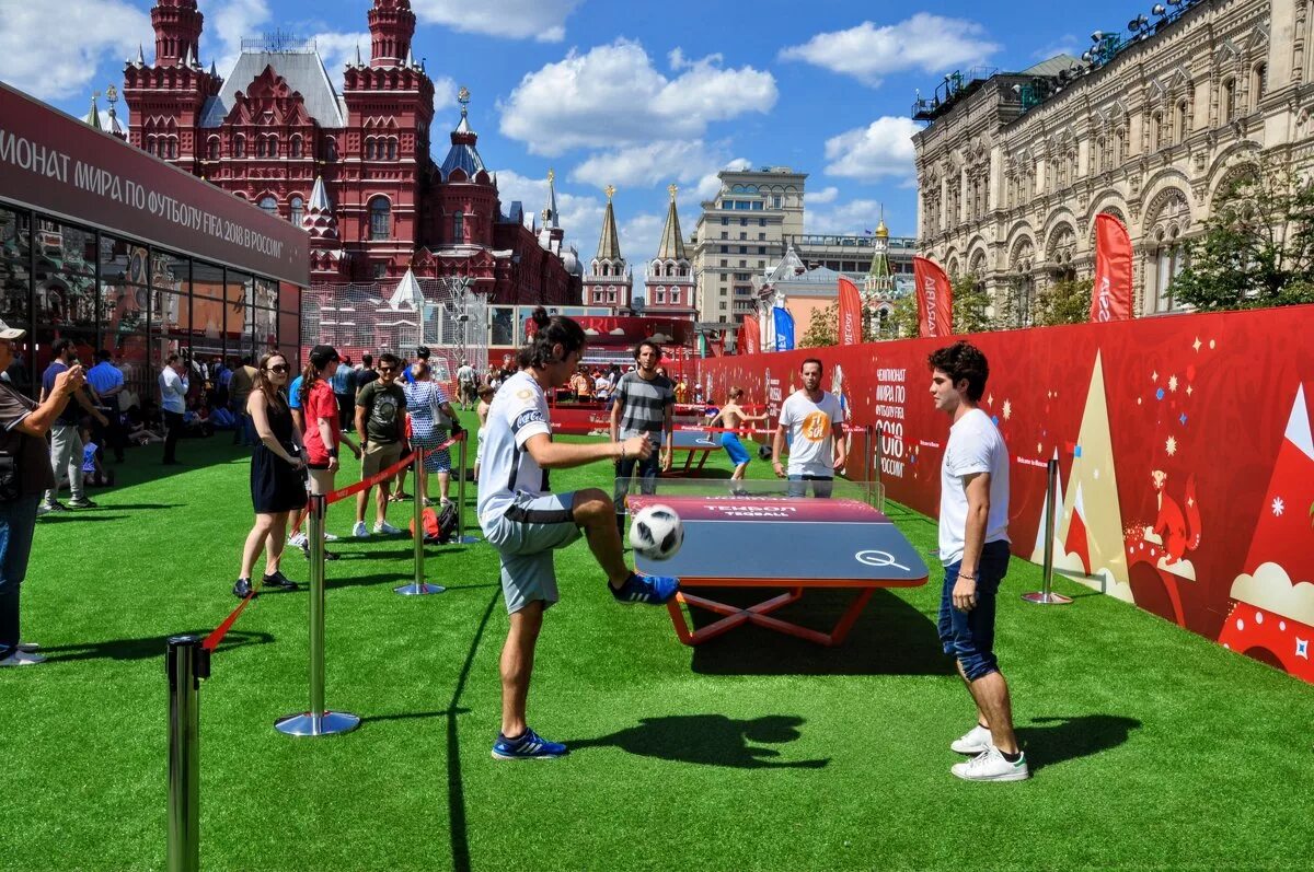 Red square game