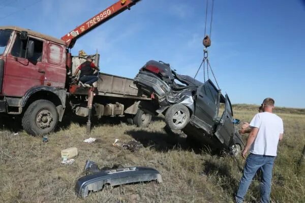 Авария на жд переезде в ярославской области. Авария на железной дороге. Авария на Железнодорожном переезде.